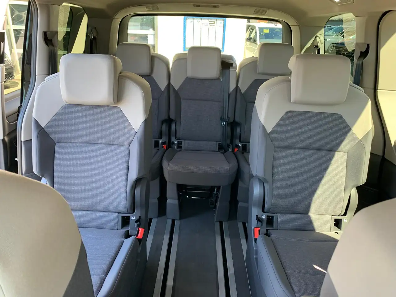 Volkswagen T7 Multivan 11