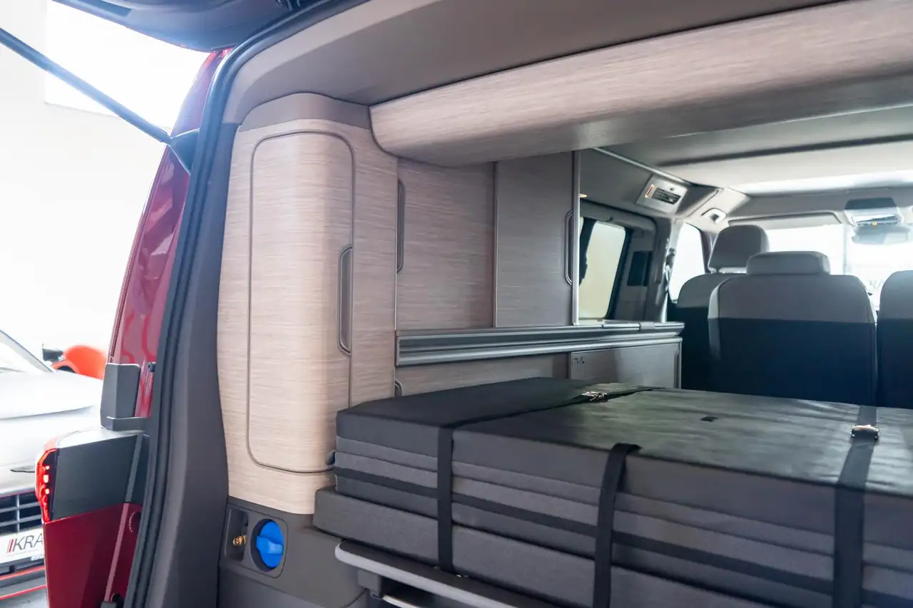 Volkswagen T7 California 11