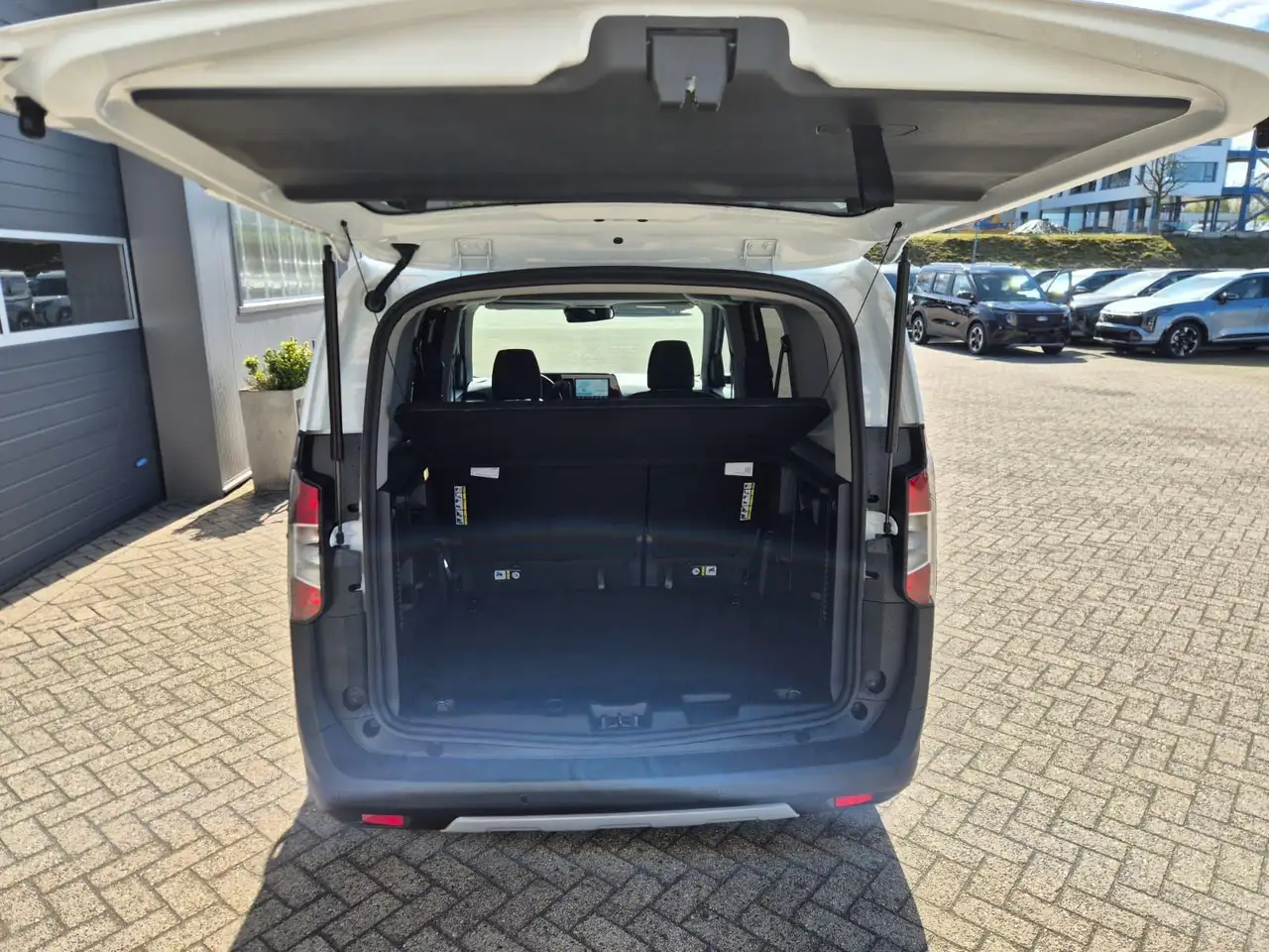 Ford Tourneo 9
