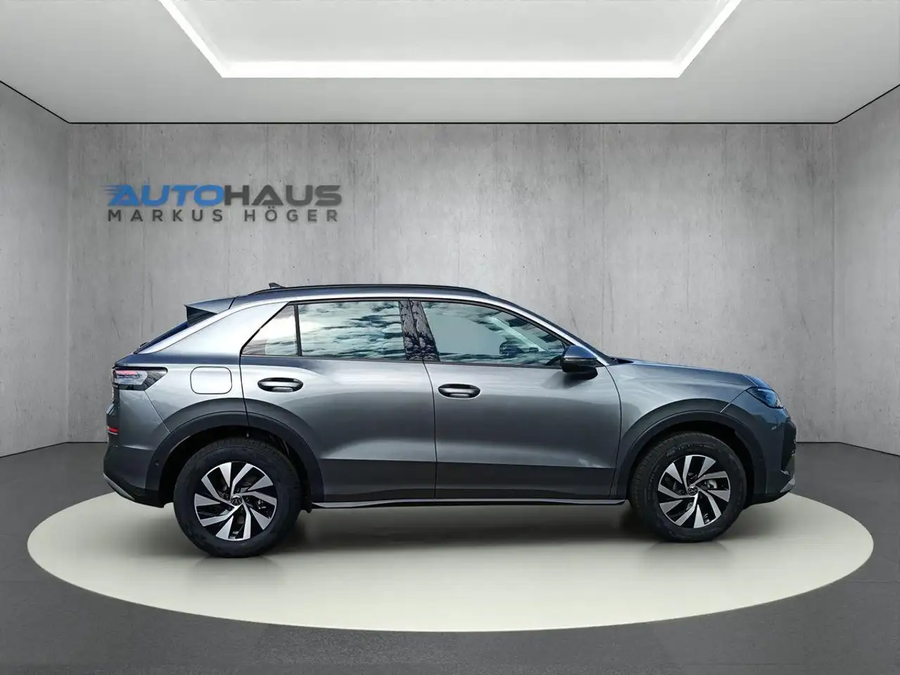 Volkswagen T-Roc 6
