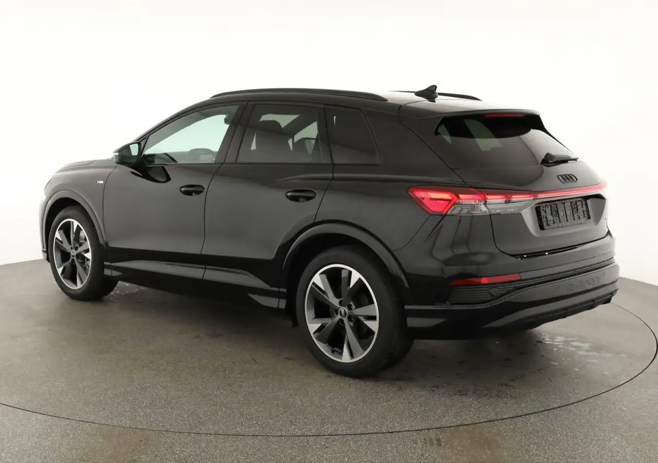 Audi Q4 5