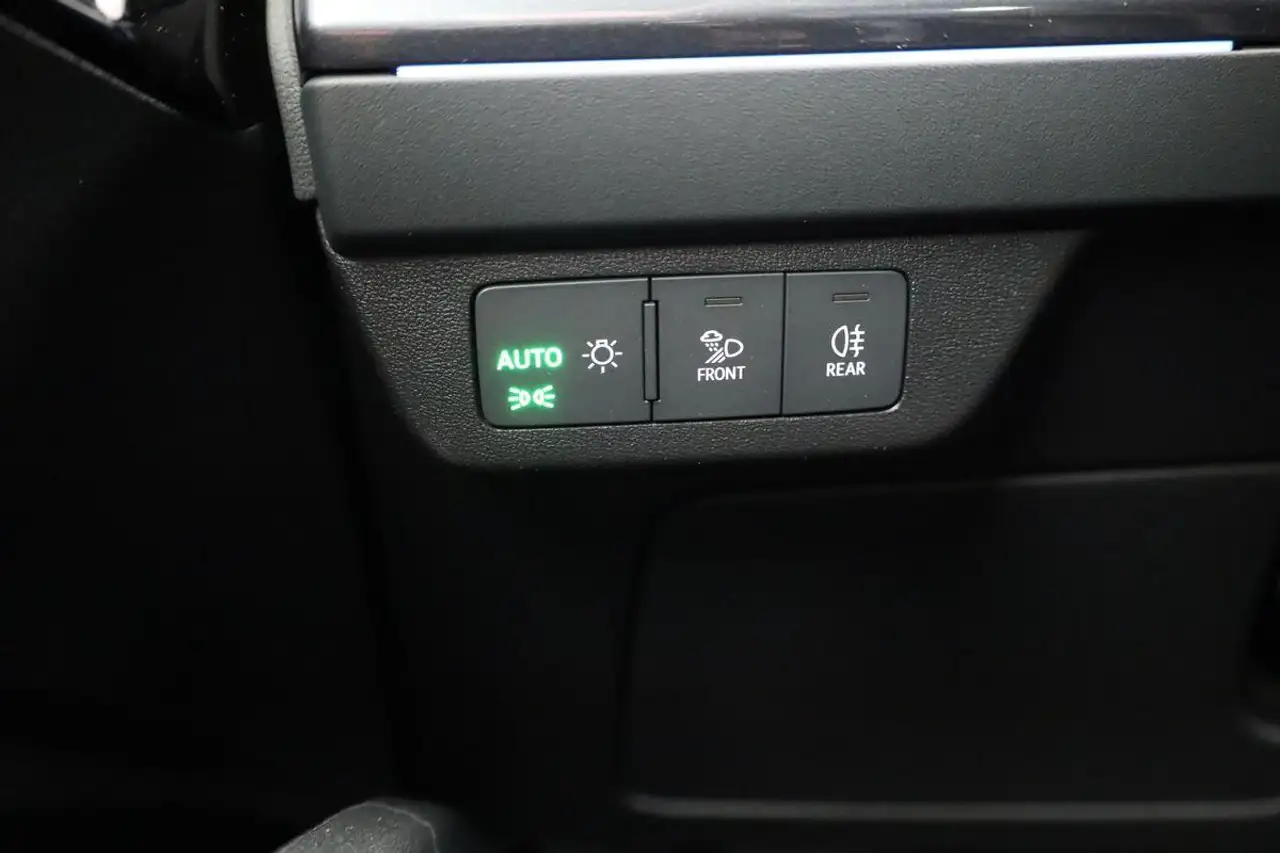 Audi Q4 10