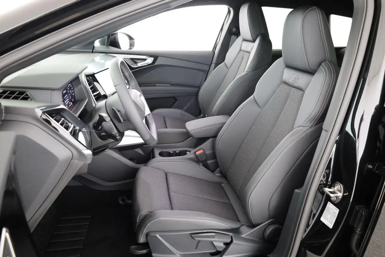 Audi Q4 12