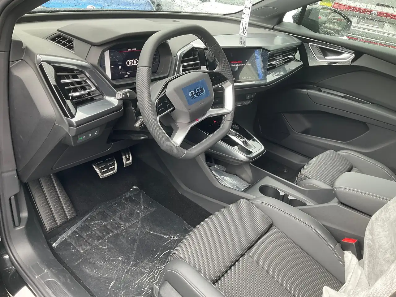 Audi Q4 3