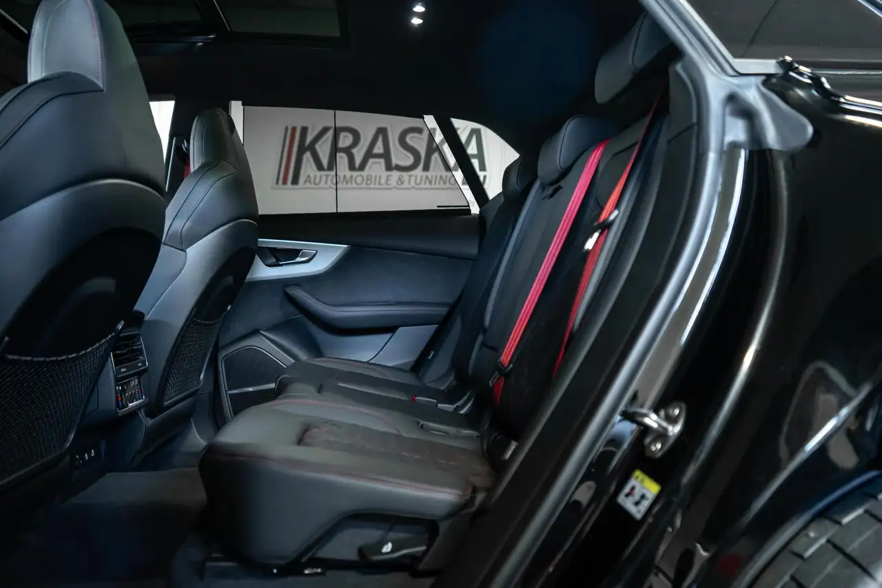 Audi SQ8 16