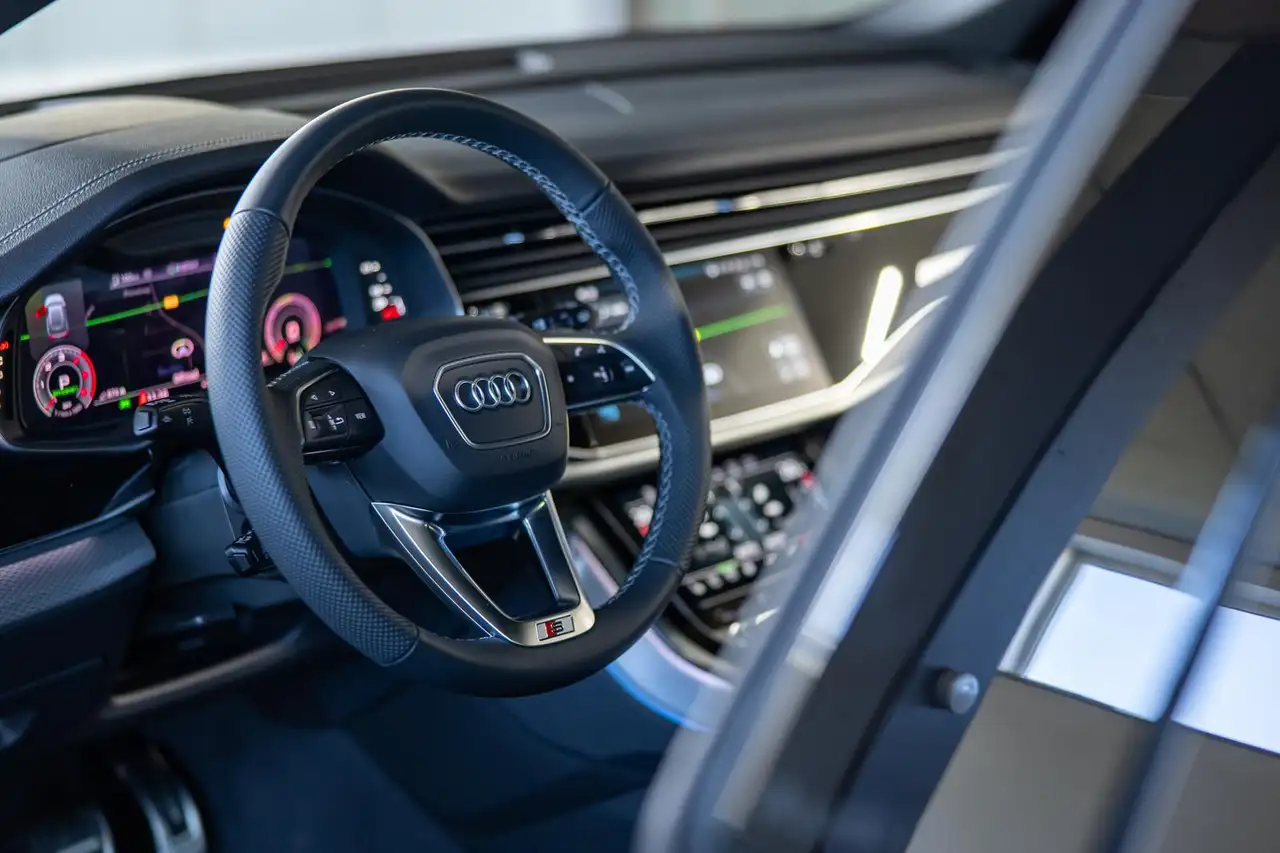 Audi Q8 50 13