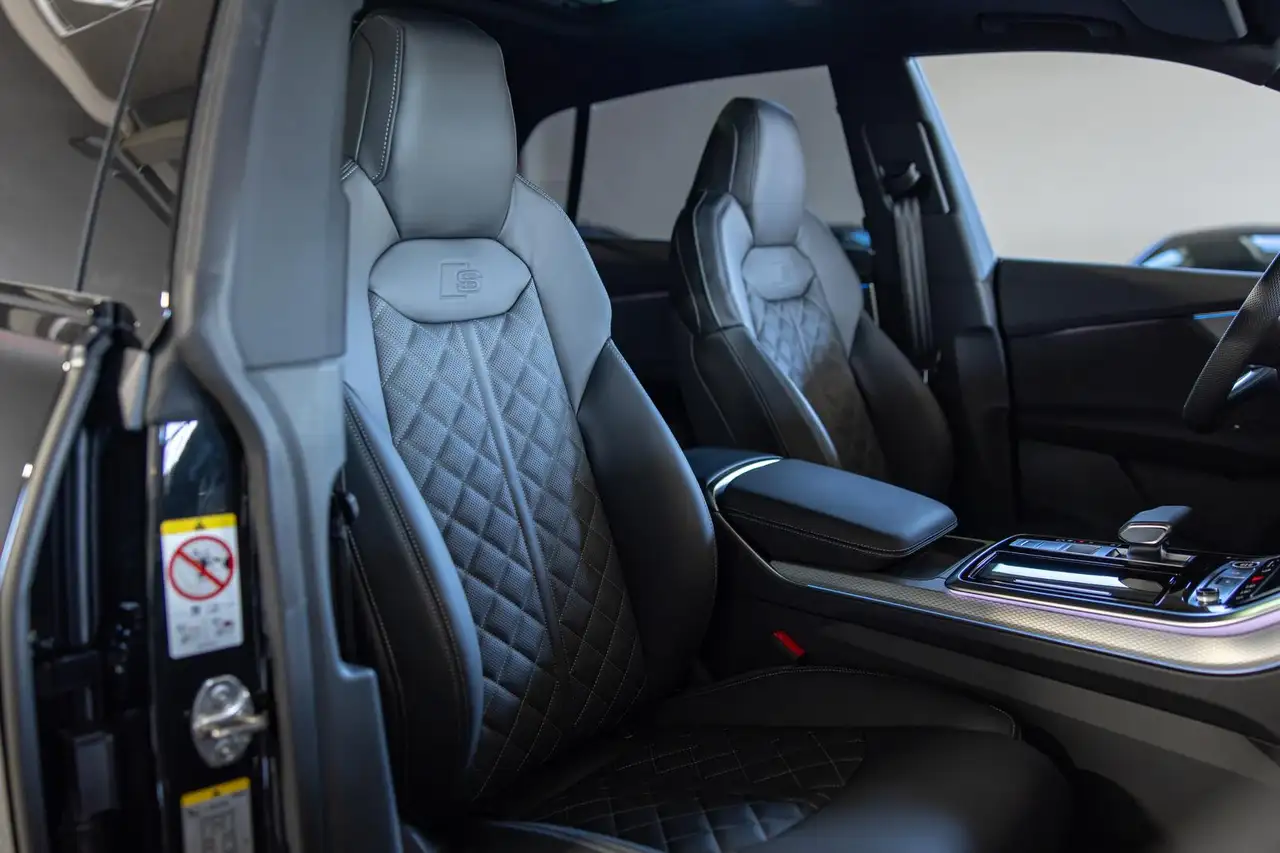 Audi Q8 50 16