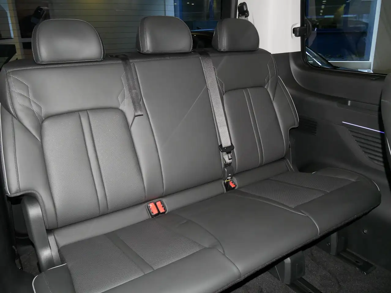 Hyundai STARIA 8