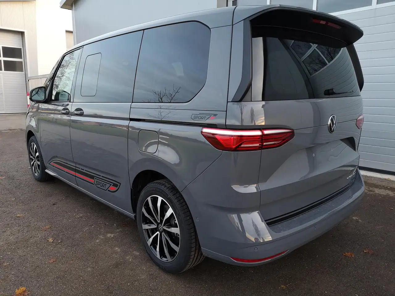 Volkswagen T7 Multivan 2