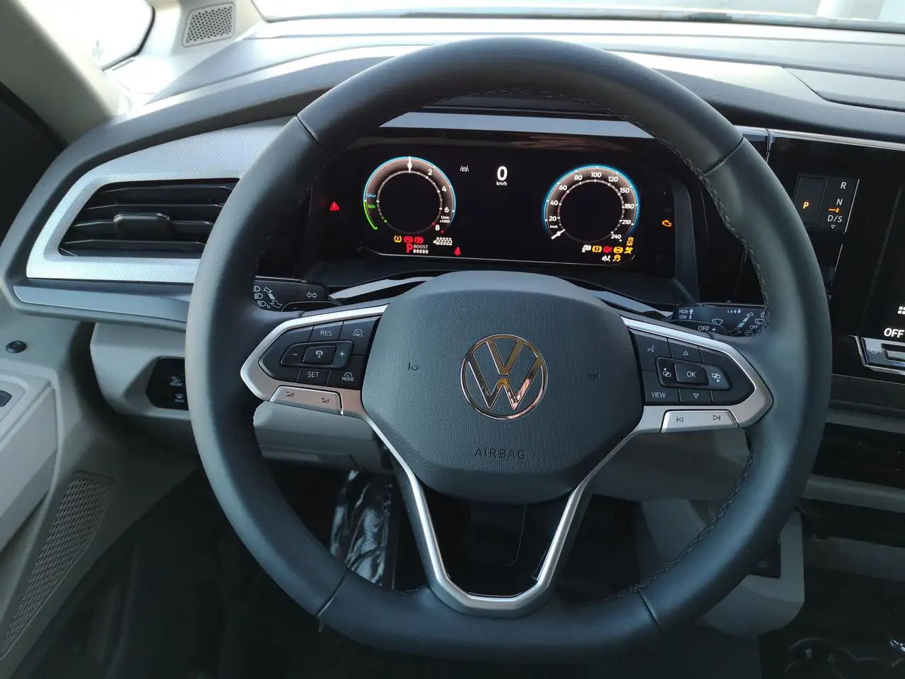 Volkswagen T7 Multivan 6