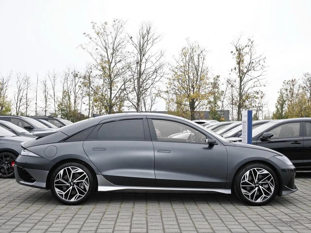 Hyundai IONIQ 6 4