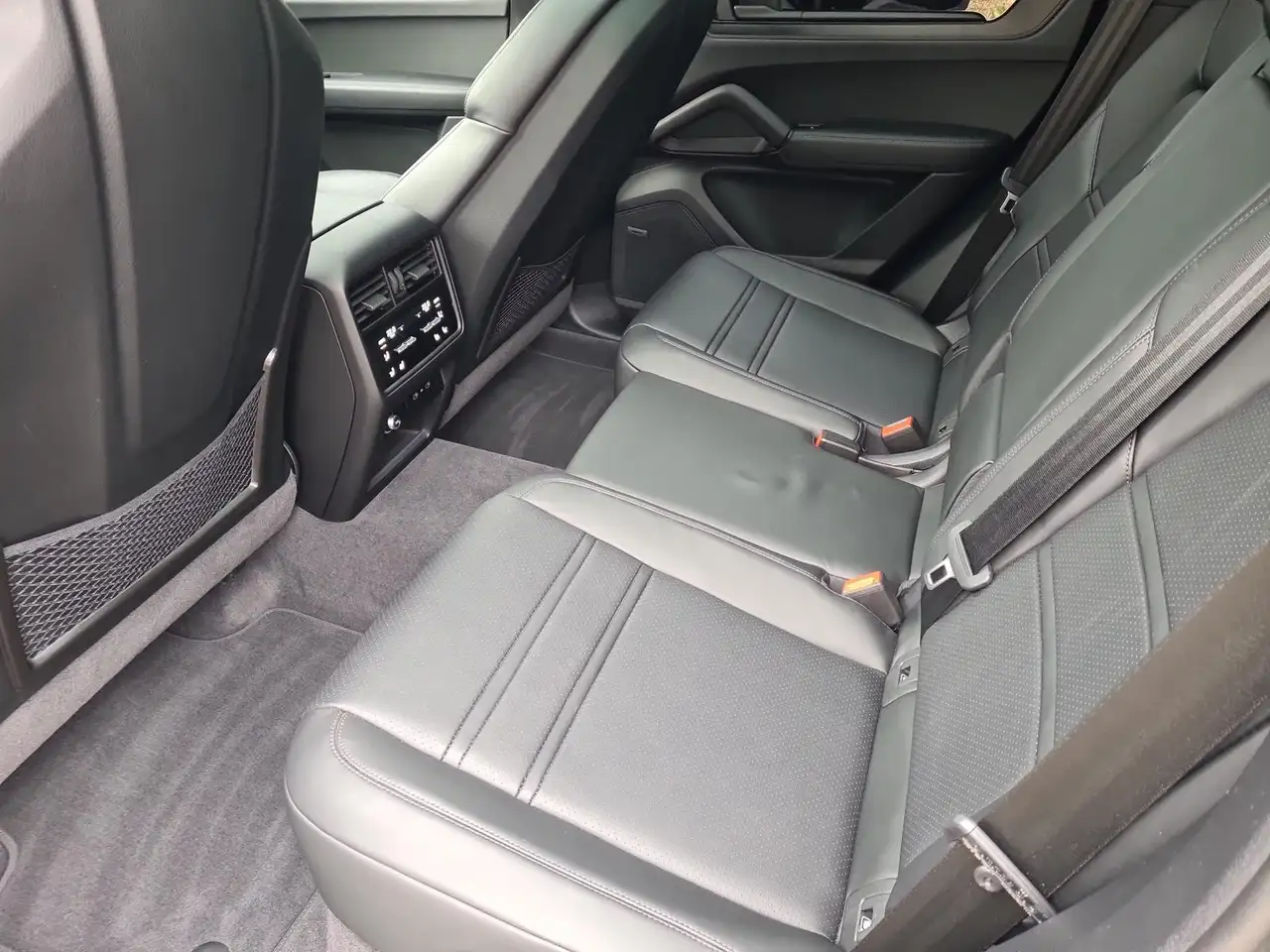 Porsche Cayenne 9