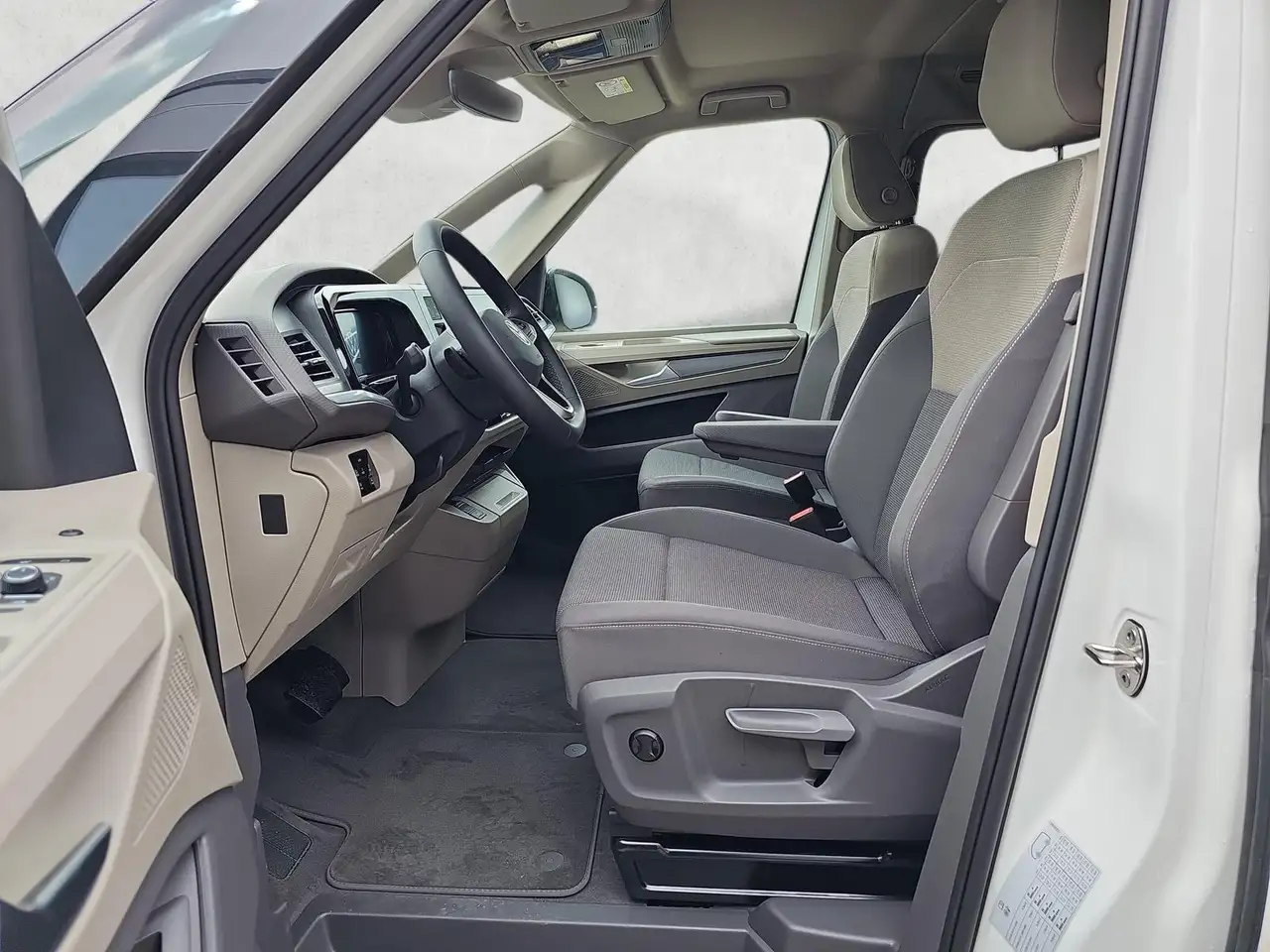 Volkswagen T7 Multivan 10