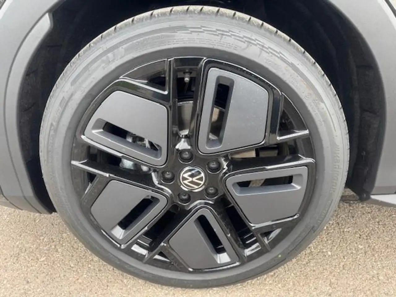 Volkswagen T-Roc 3