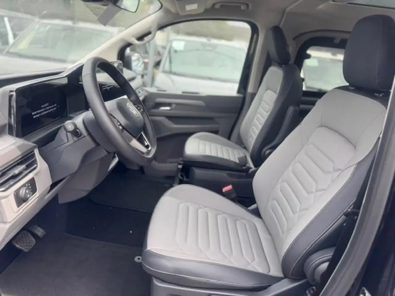 Volkswagen T7 Caravelle 6