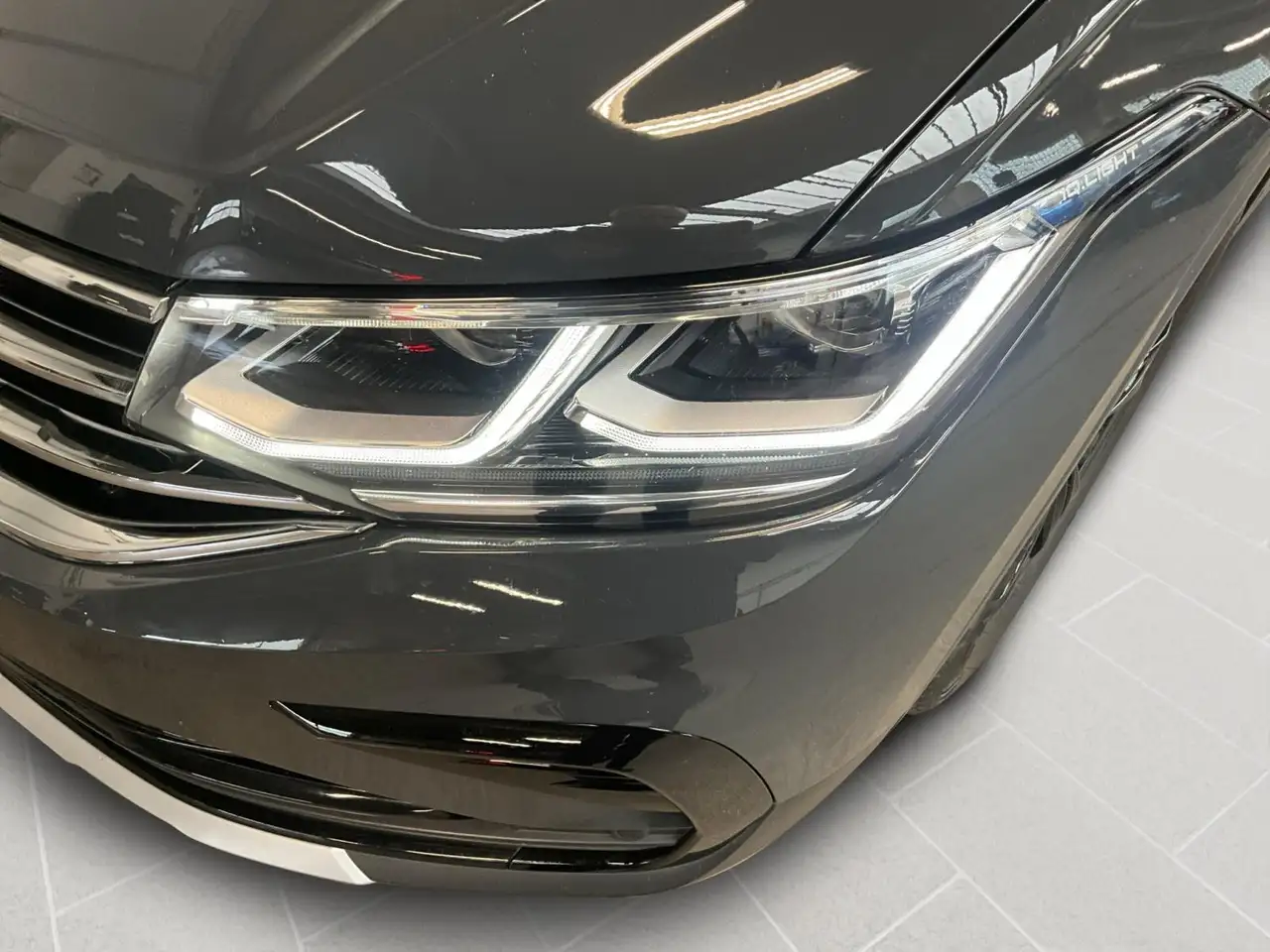 Volkswagen Tiguan 9