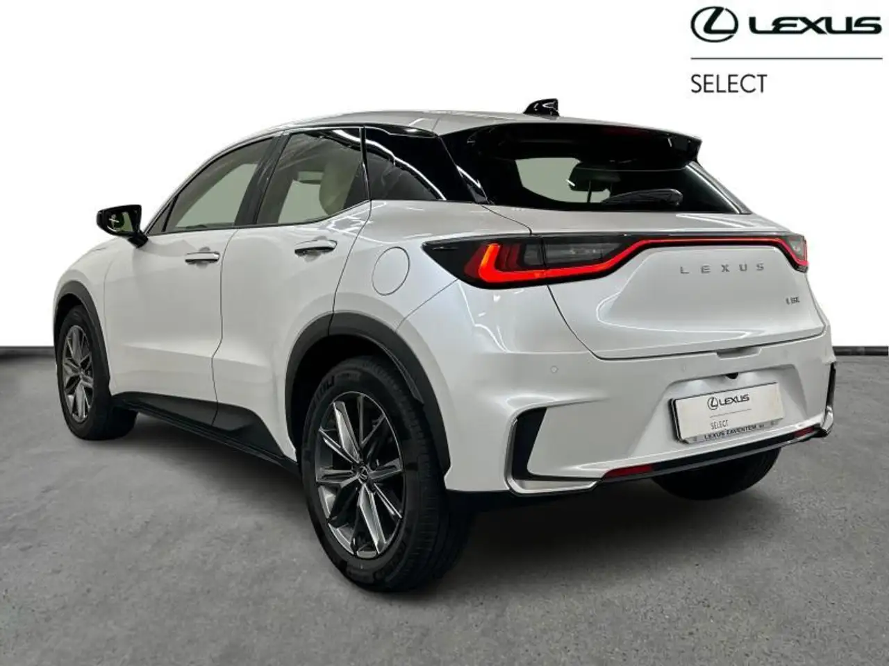 Lexus LBX 2