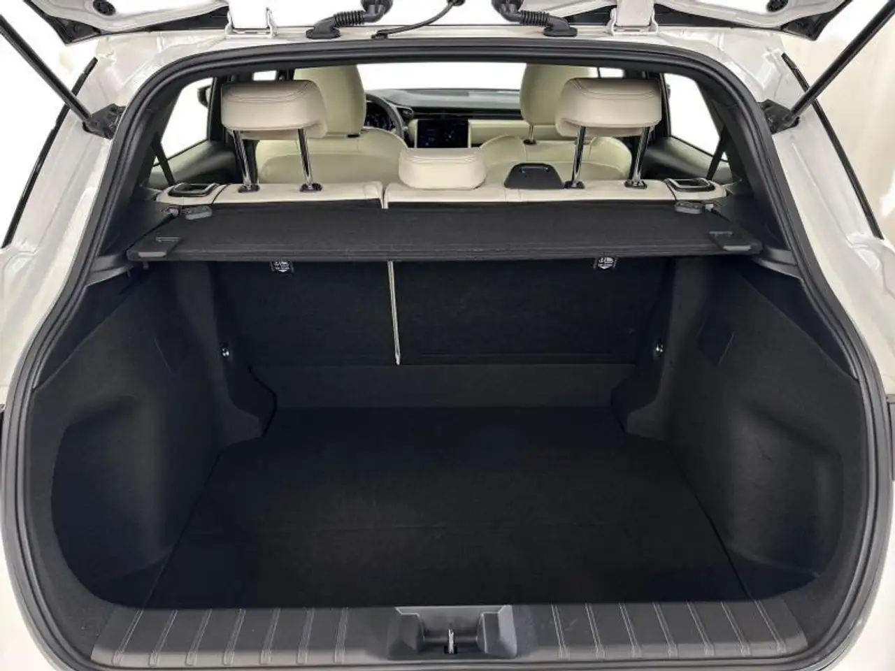 Lexus LBX 9