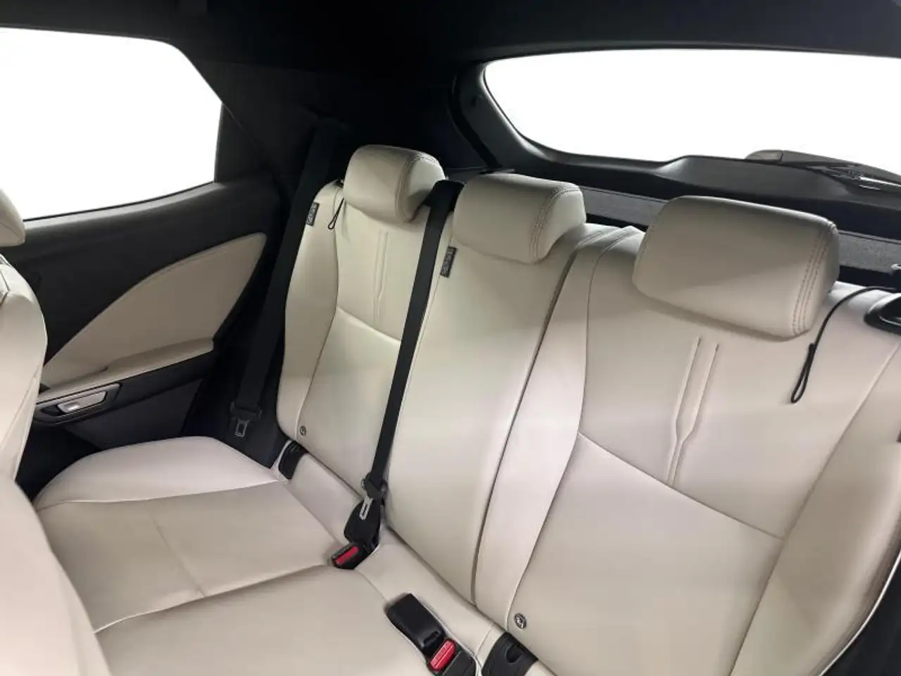 Lexus LBX 10