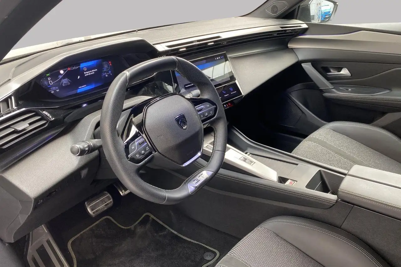 Peugeot 408 9
