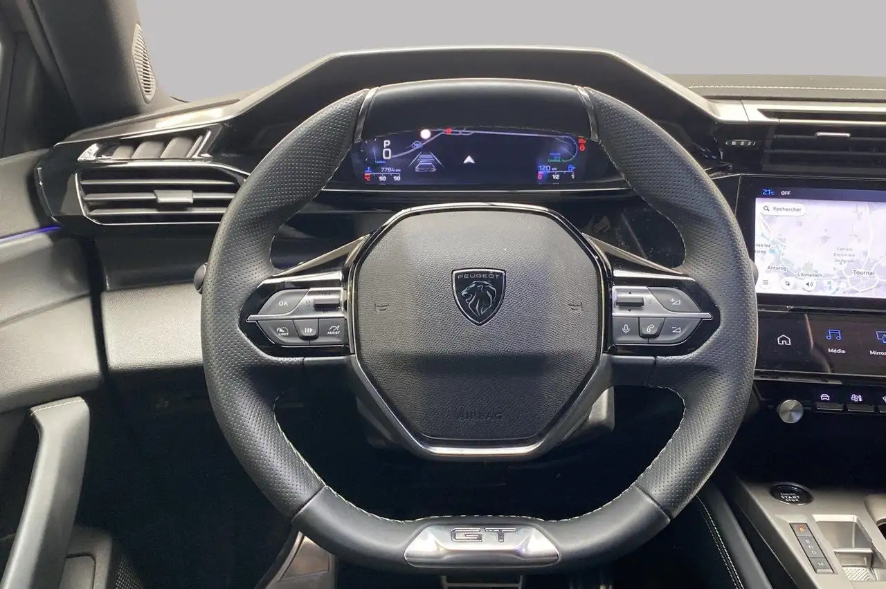 Peugeot 408 12