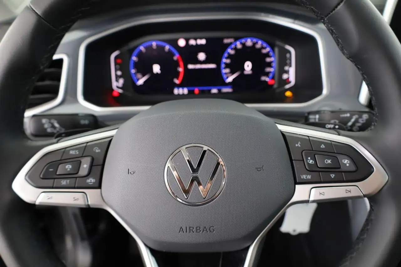 Volkswagen T-Roc 8