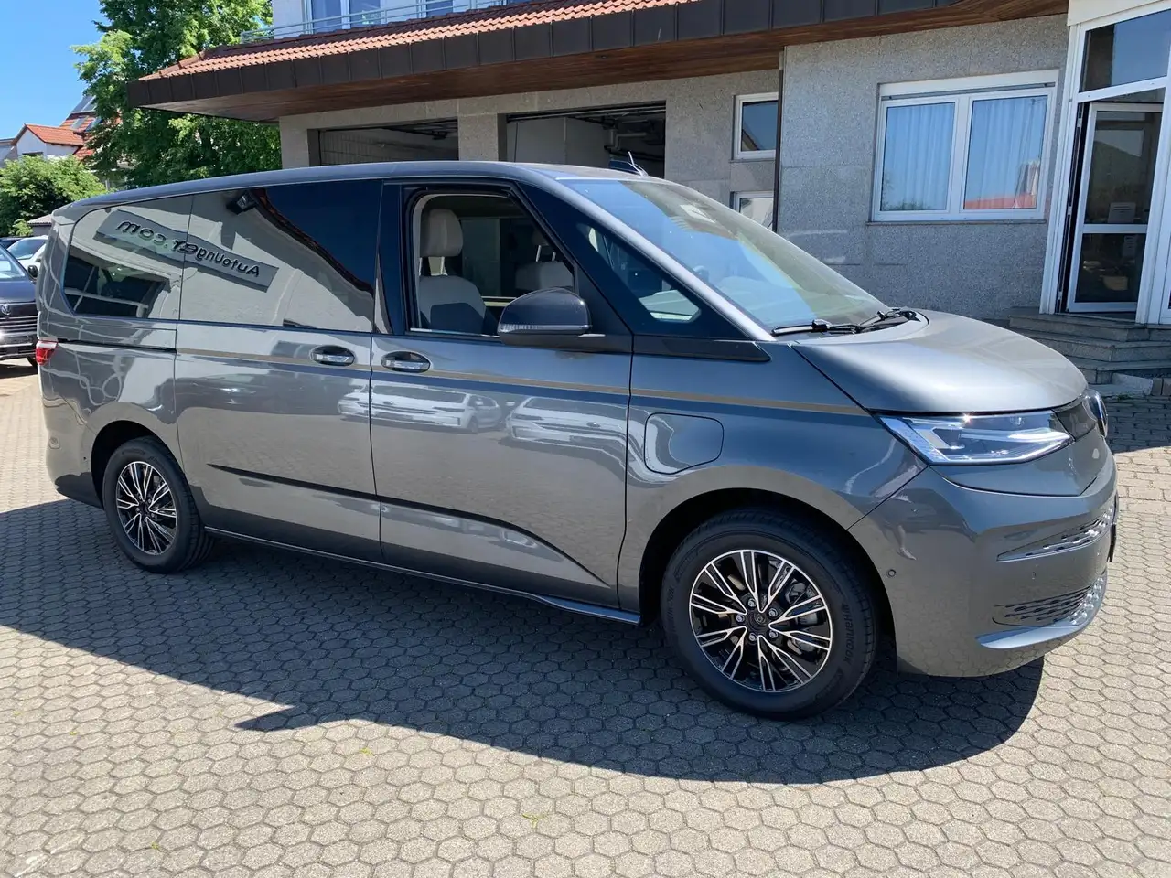 Volkswagen T7 Multivan 4