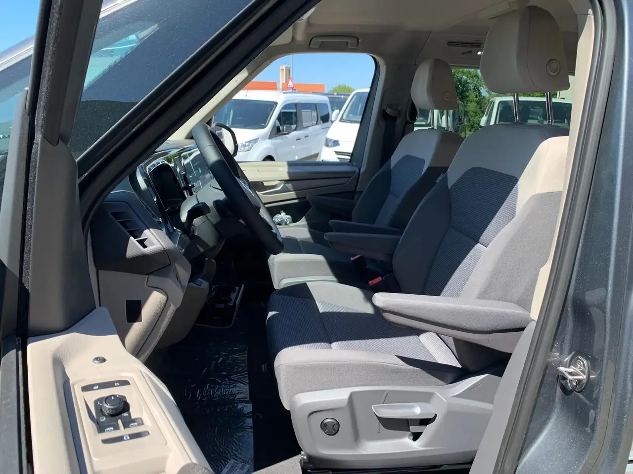 Volkswagen T7 Multivan 9