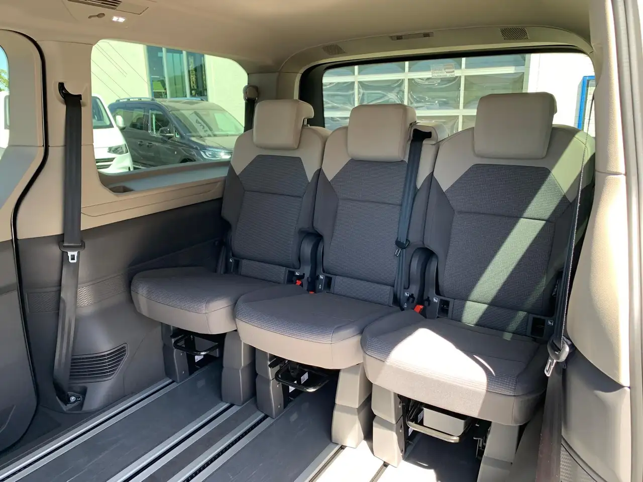 Volkswagen T7 Multivan 10