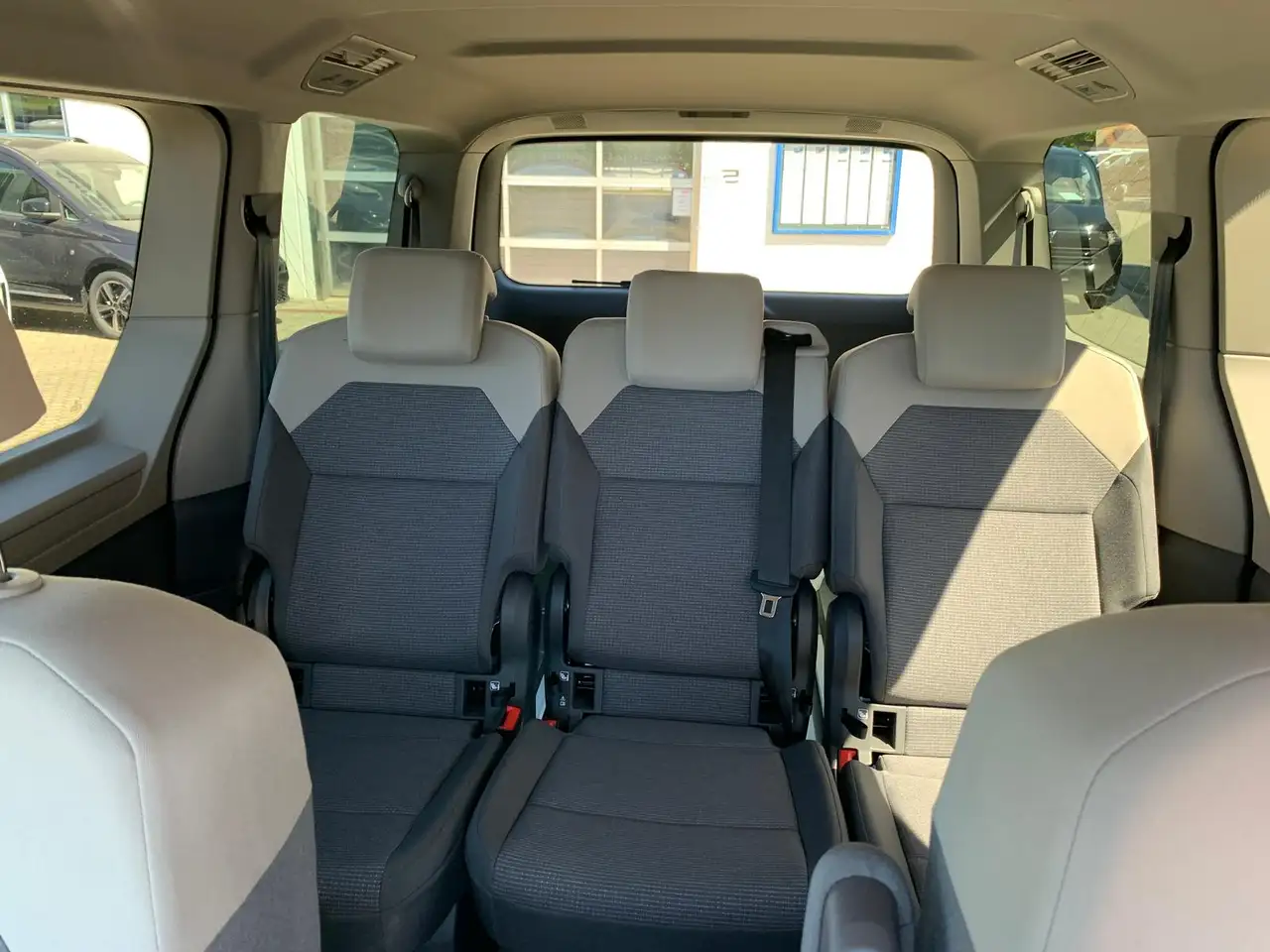 Volkswagen T7 Multivan 13