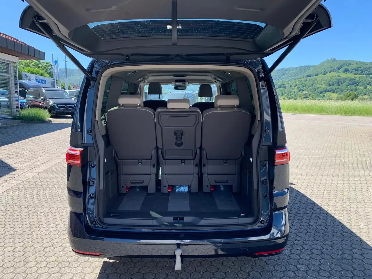 Volkswagen T7 Multivan 15
