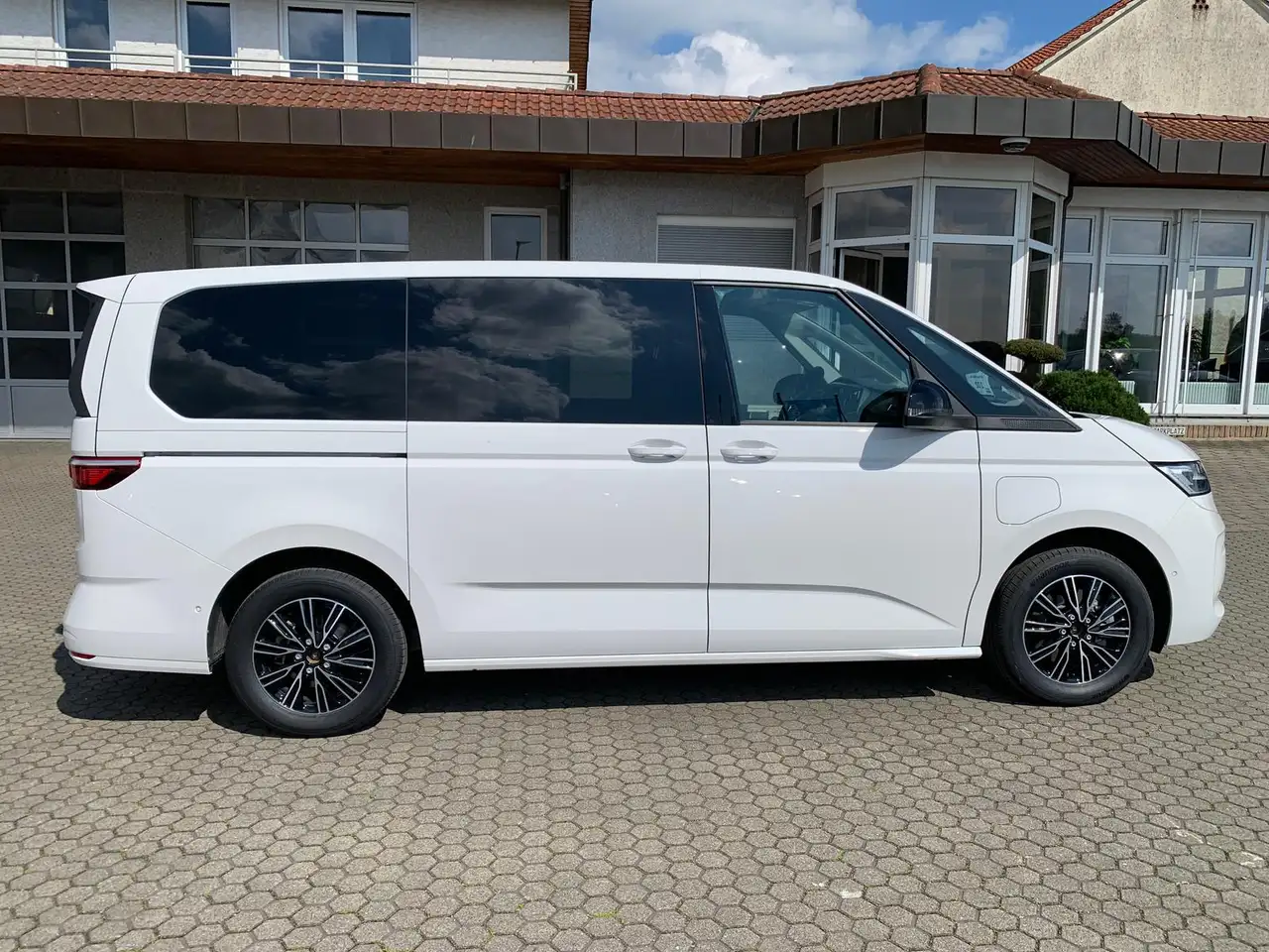 Volkswagen T7 Multivan 4