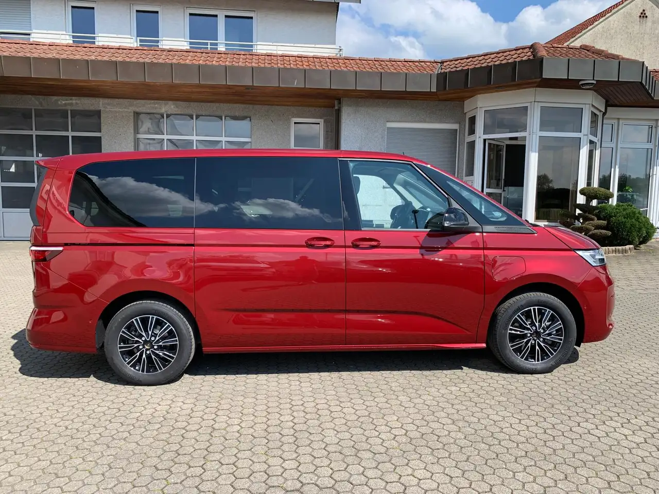 Volkswagen T7 Multivan 4