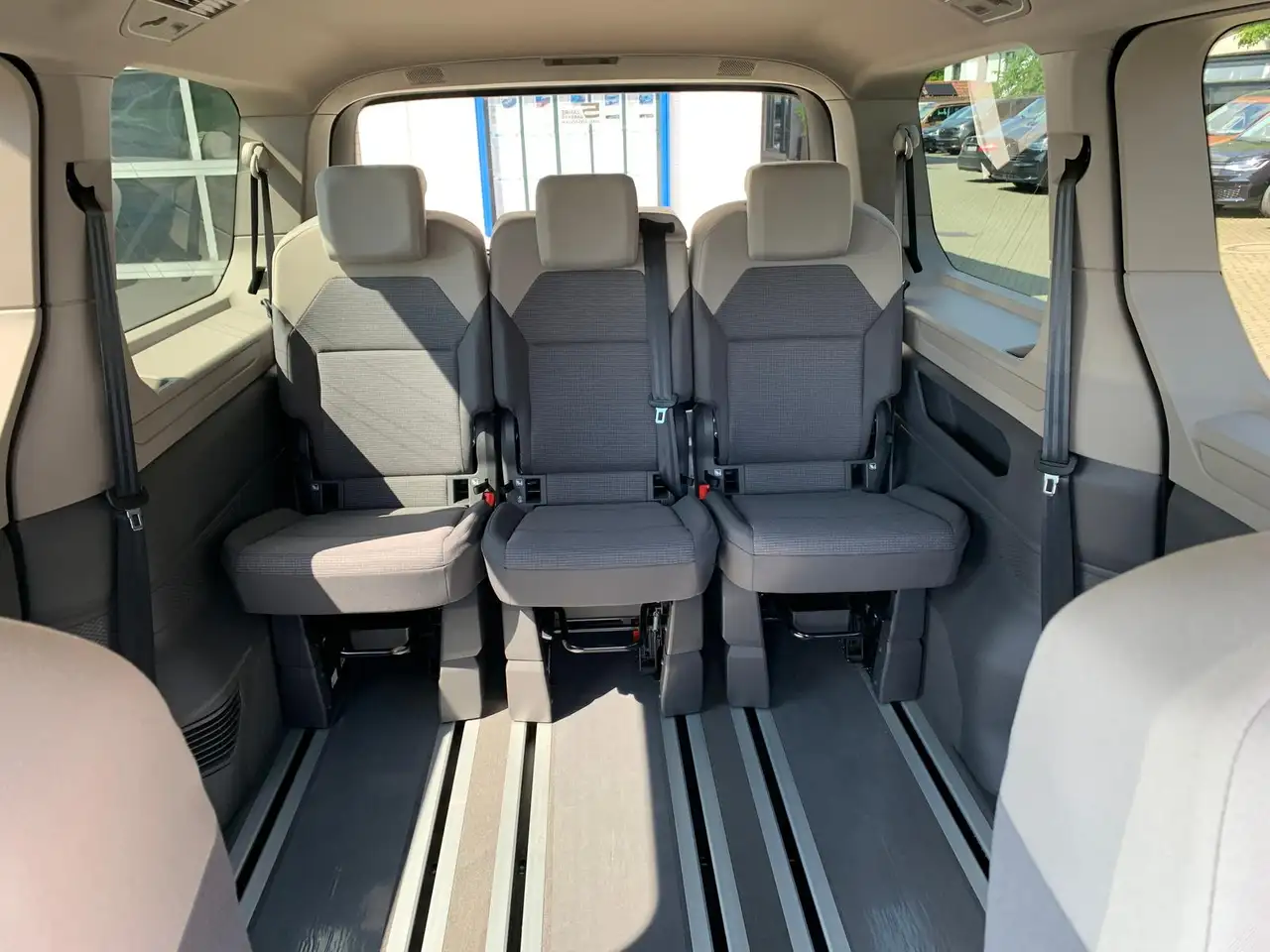 Volkswagen T7 Multivan 9