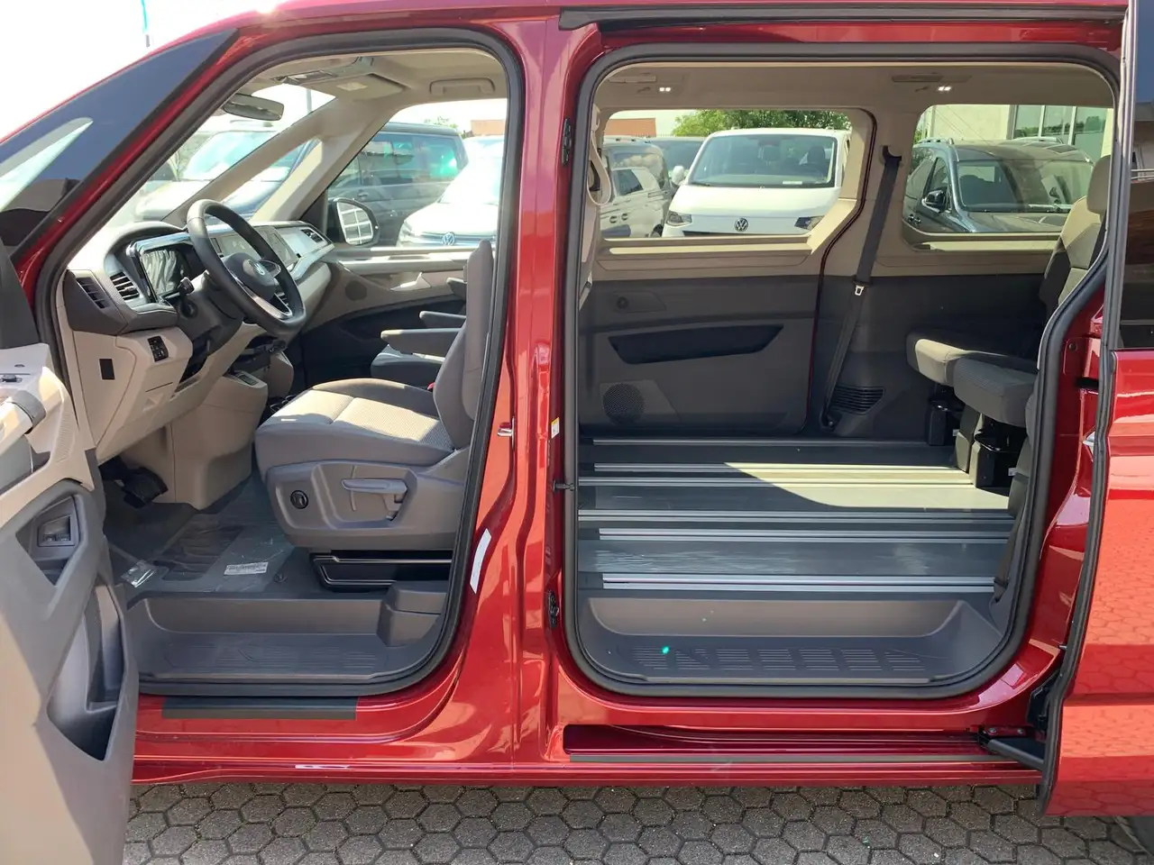 Volkswagen T7 Multivan 10