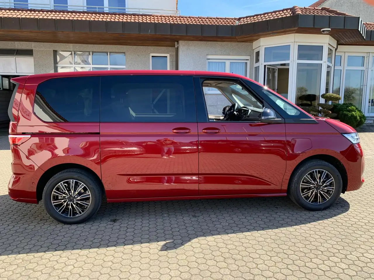 Volkswagen T7 Multivan 4