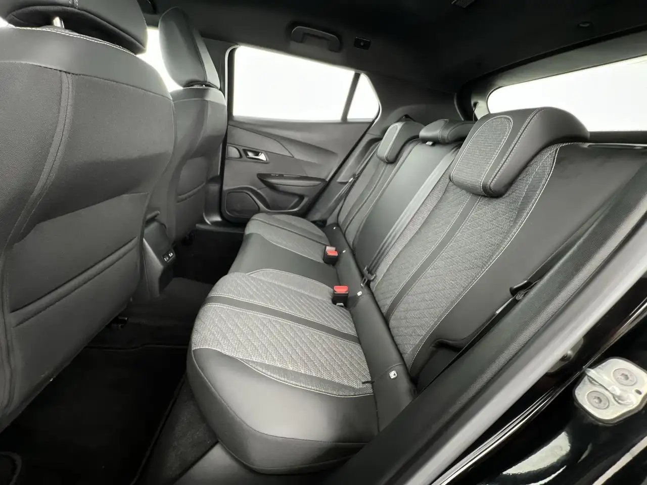 Peugeot 2008 8