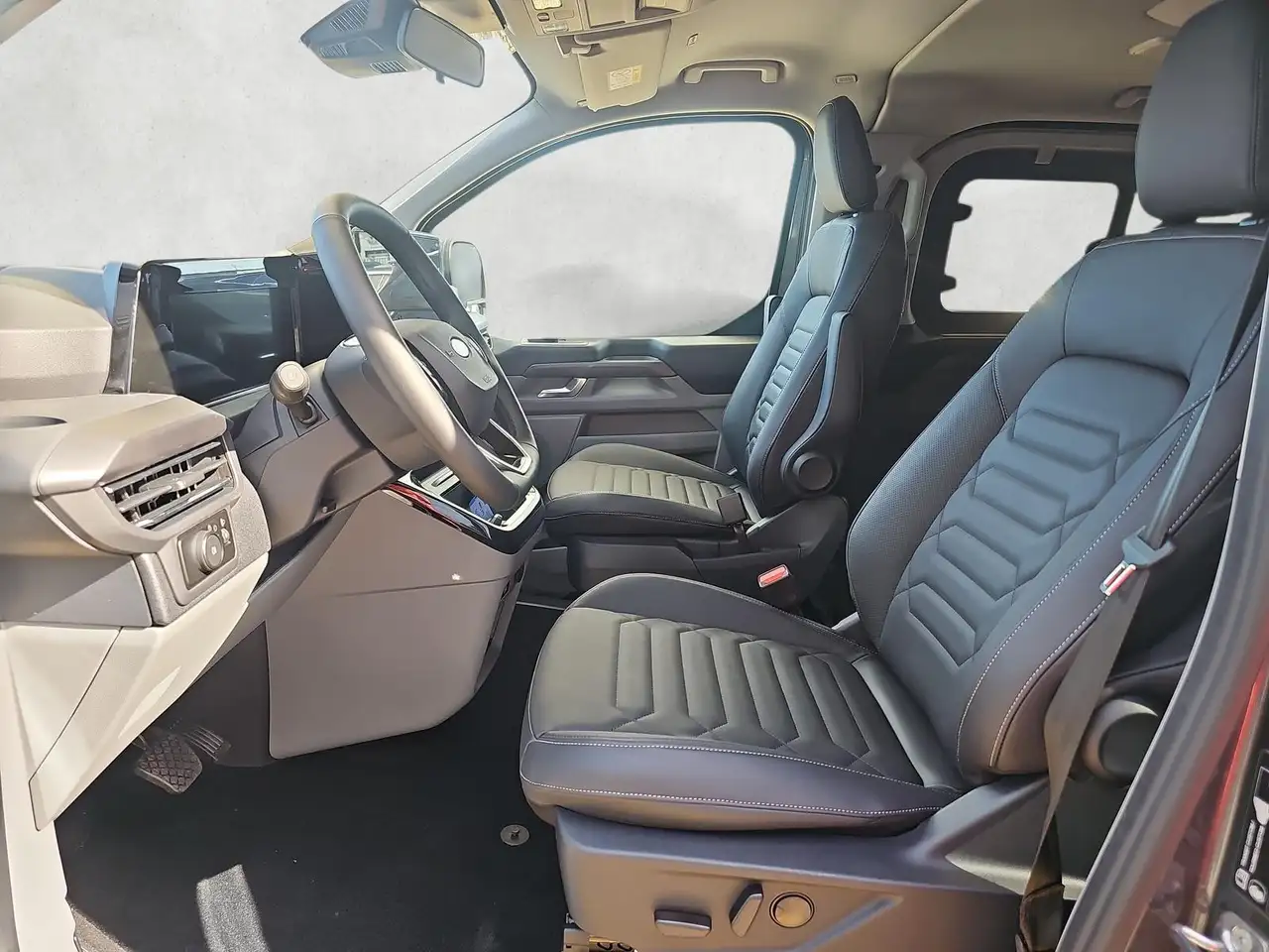 Ford Tourneo 10