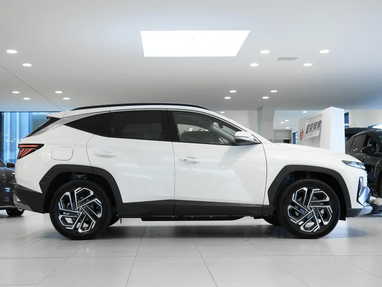 Hyundai TUCSON 10