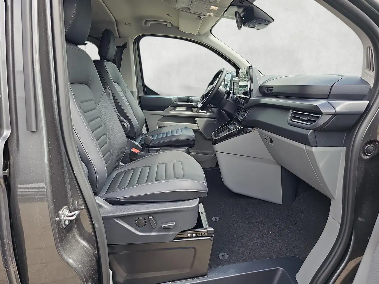 Ford Tourneo 11