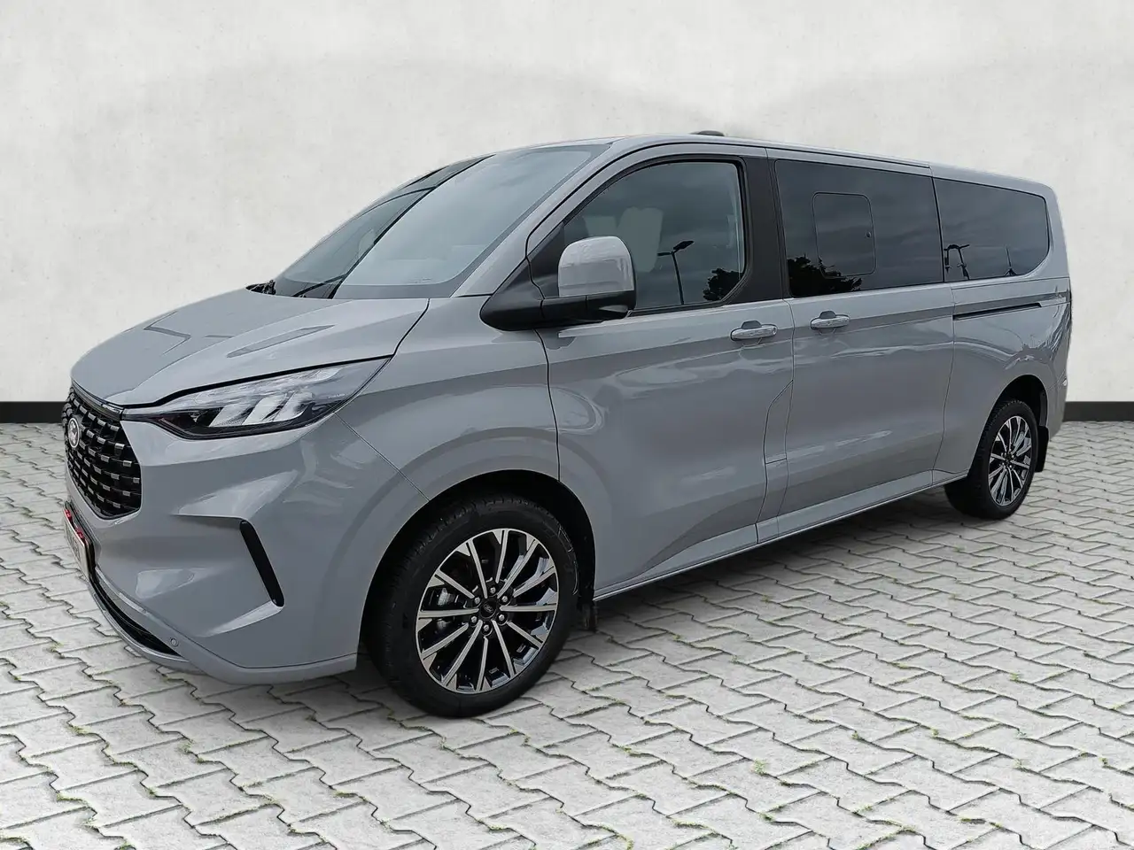 Ford Tourneo 4