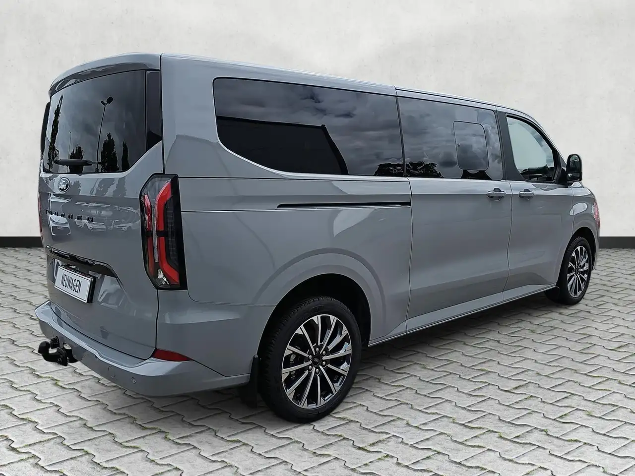 Ford Tourneo 8