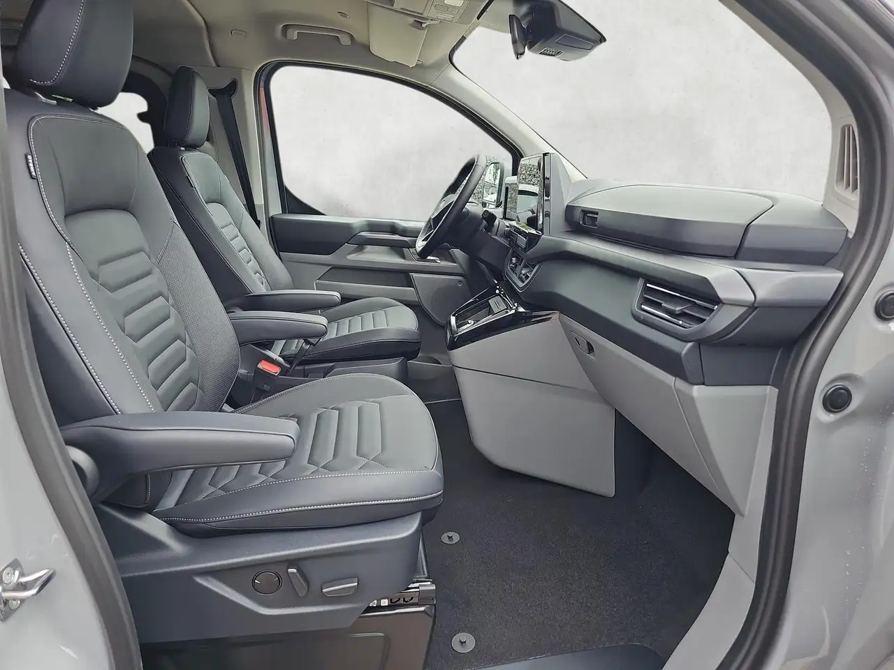 Ford Tourneo 11