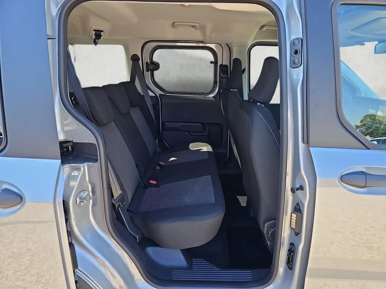 Ford Tourneo 14