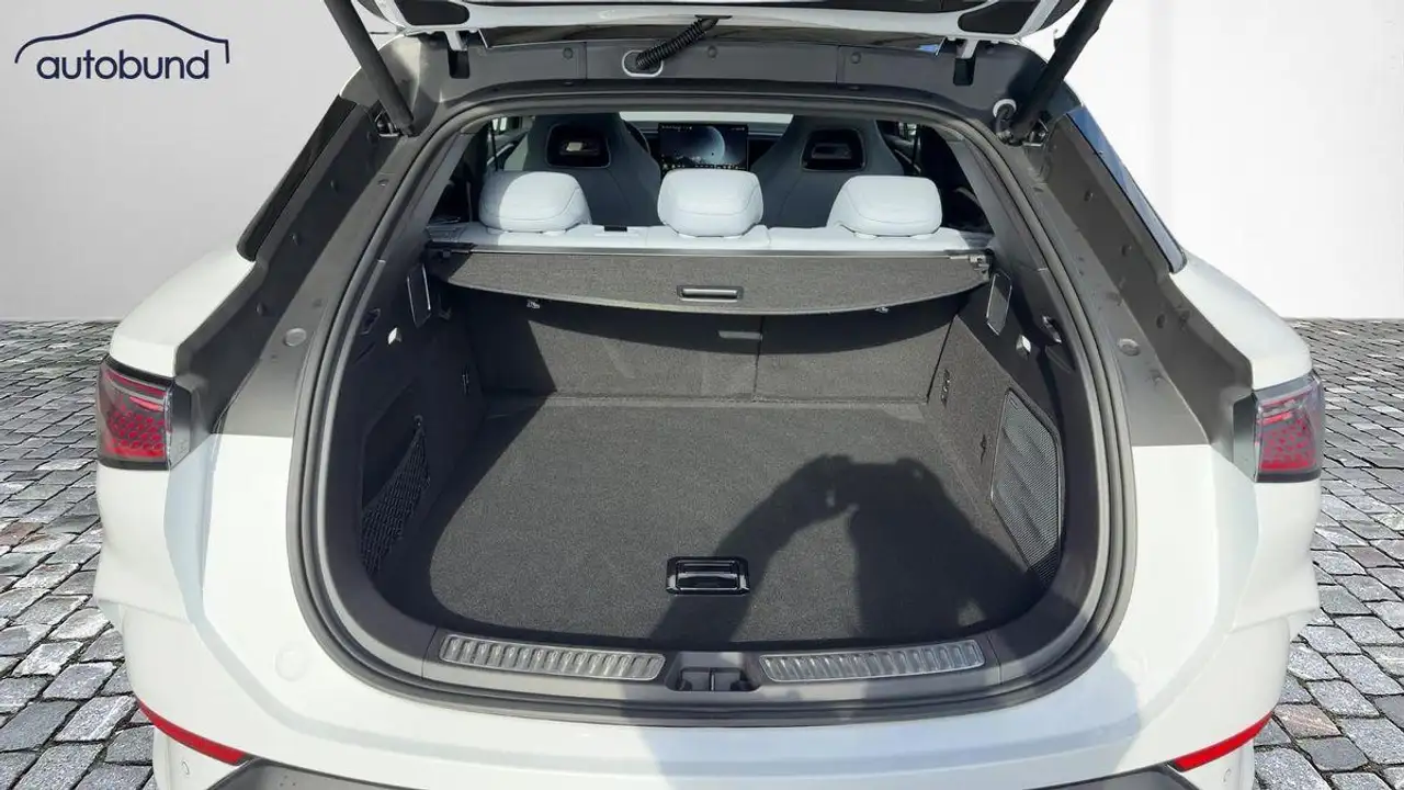 BYD Sealion 7 8