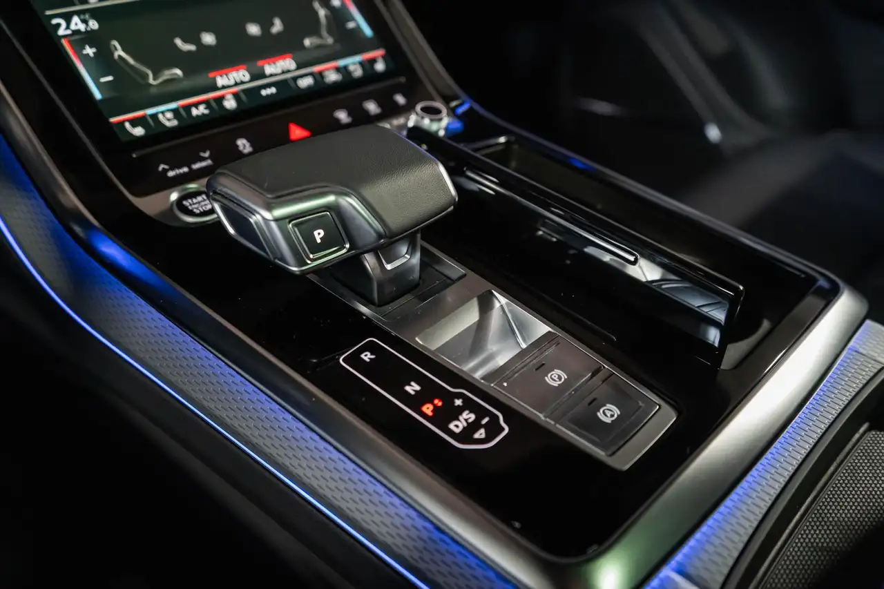 Audi Q8 50 10