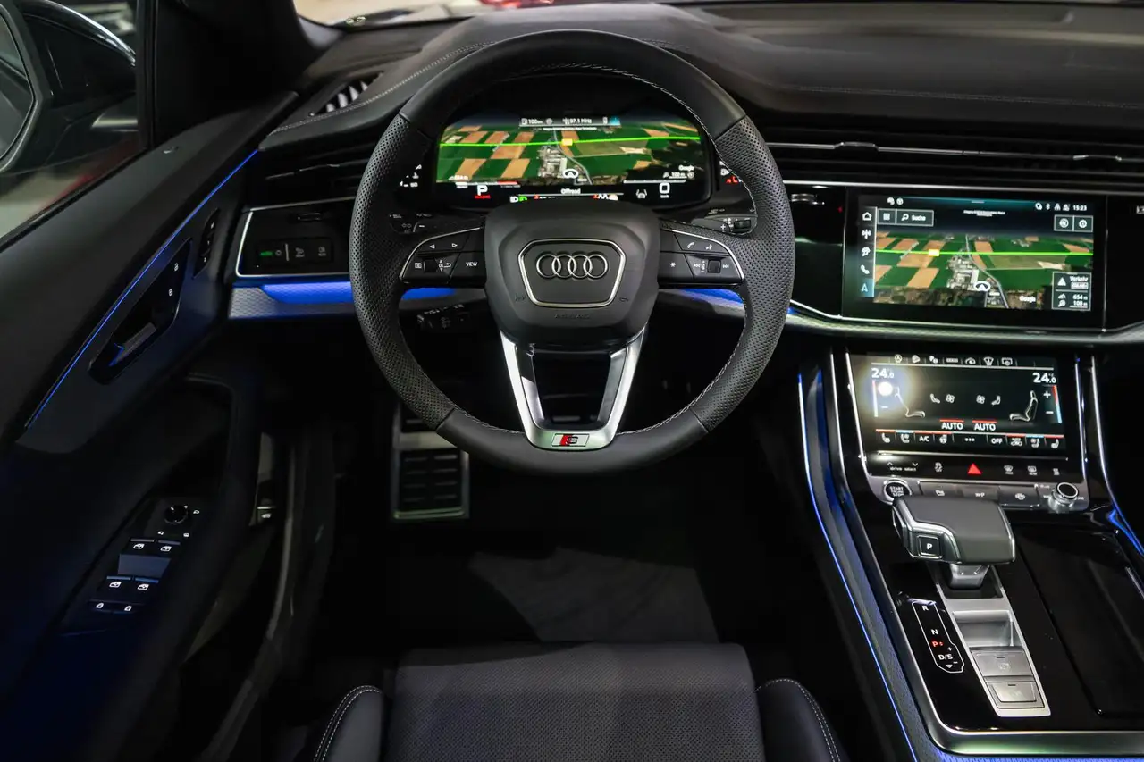 Audi Q8 50 11