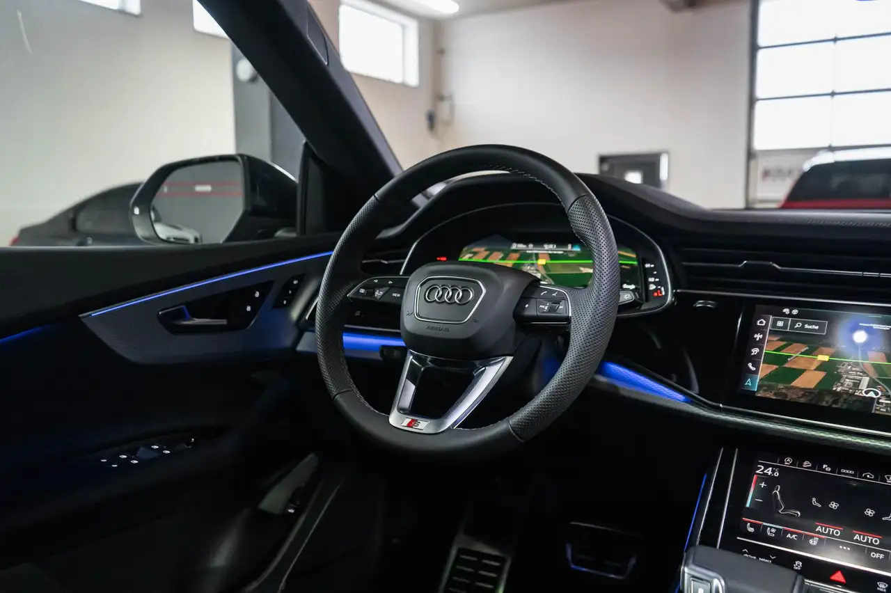 Audi Q8 50 12