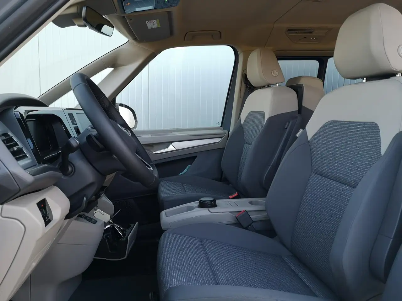 Volkswagen T7 Multivan 8
