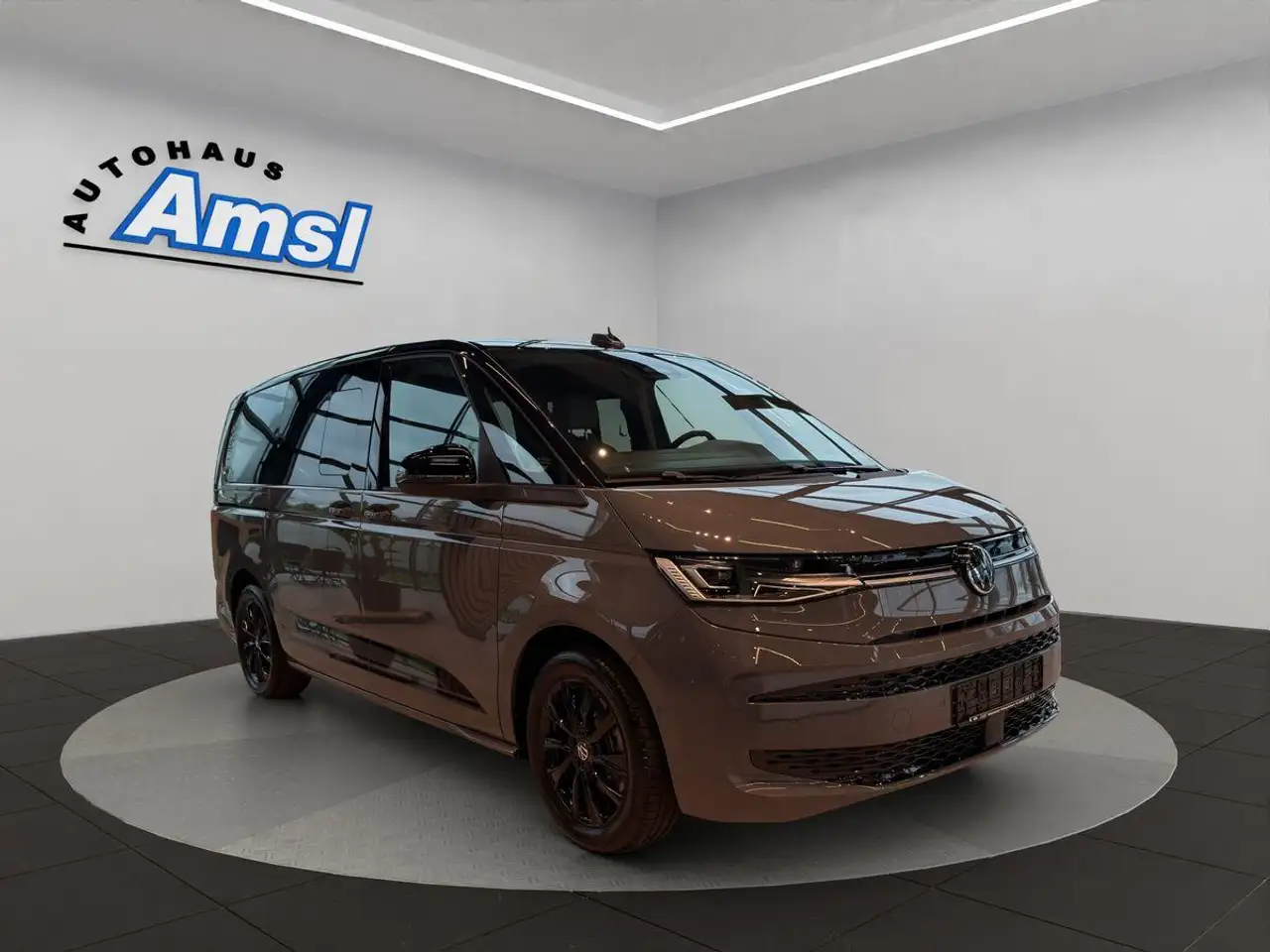 Volkswagen T7 Multivan 7
